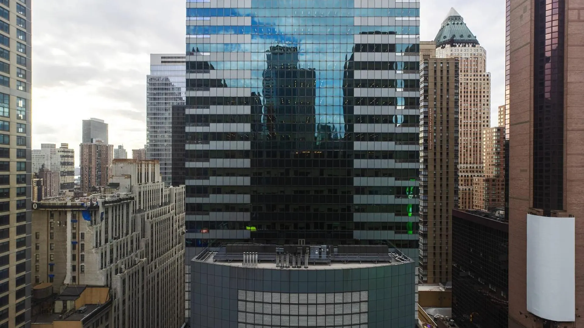 Renaissance New York Times Square By Marriott Hotel