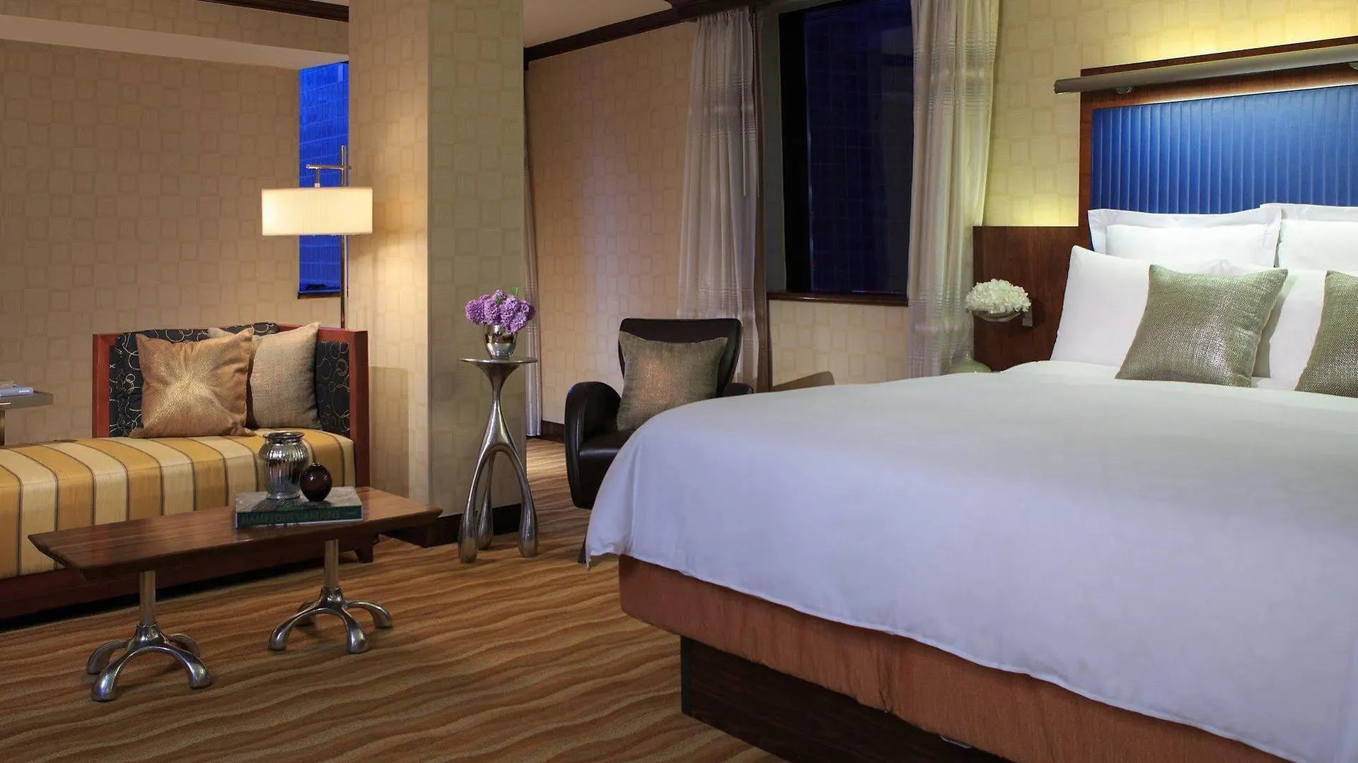 Hotel Renaissance New York Times Square By Marriott 4*,